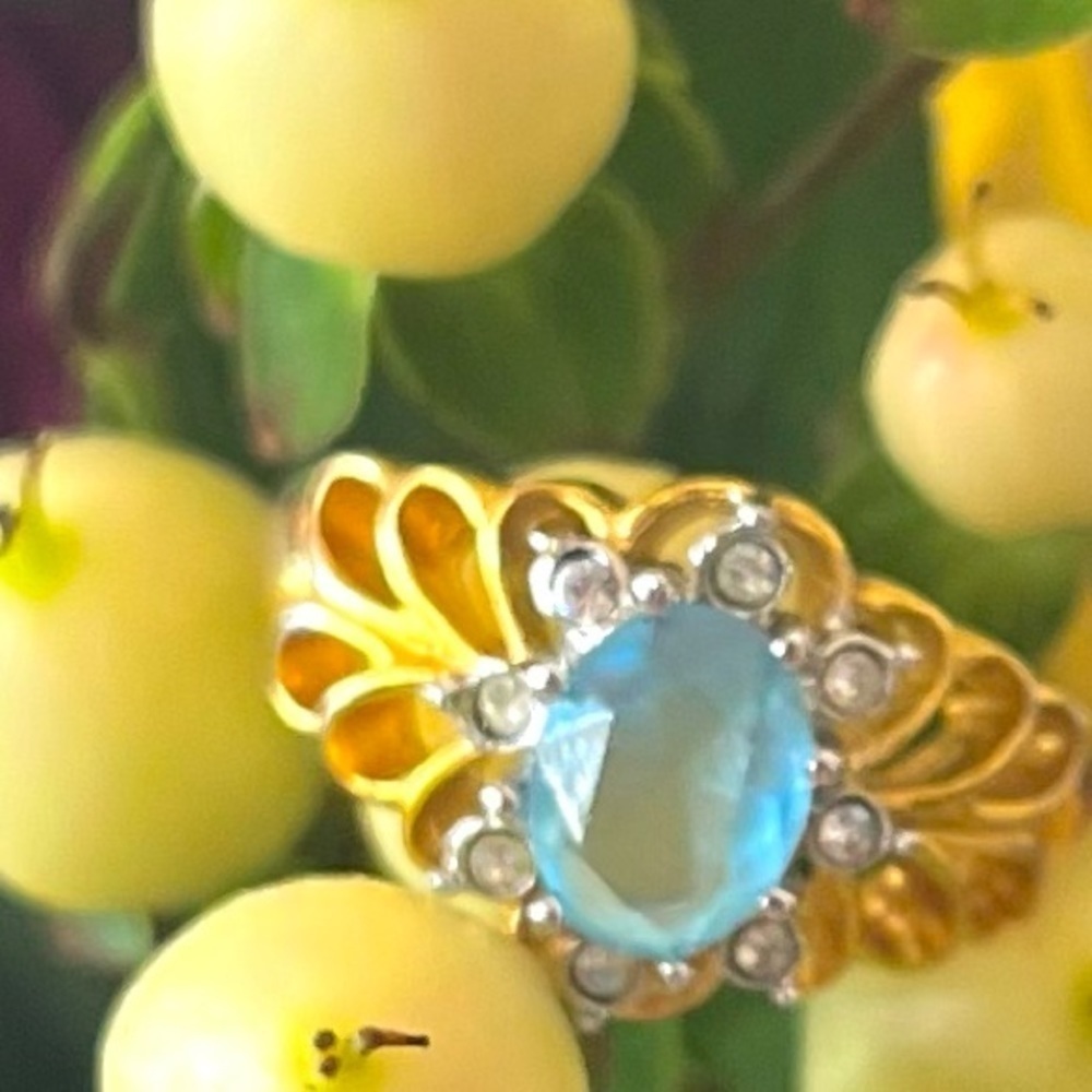 VINTAGE TOPAZ STATEMENT RING - Picture 4 of 6